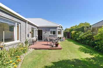 30 Farnswood Place, Redwood