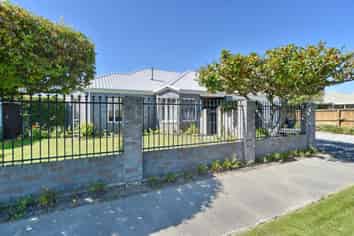 30 Farnswood Place, Redwood