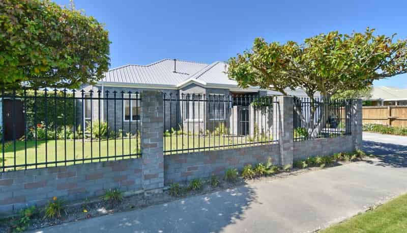 30 Farnswood Place, Redwood