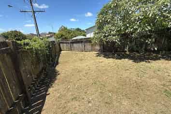 2/140 Metcalfe Road, Ranui