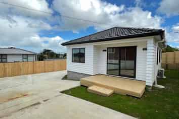 C/2 Crystal Avenue, Glendene