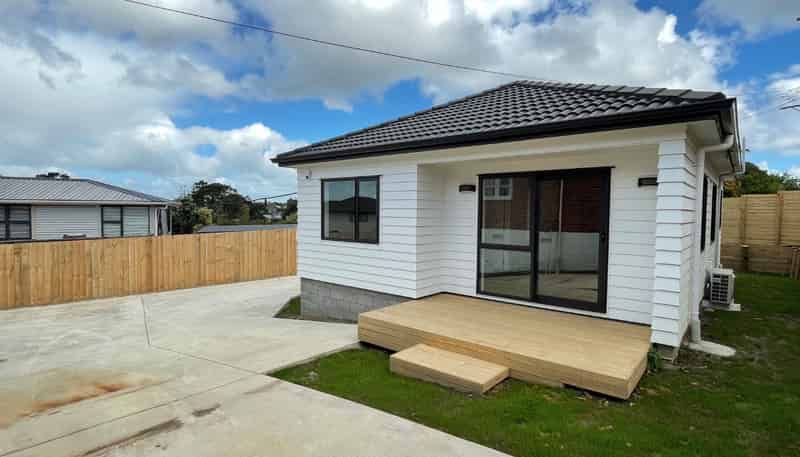 C/2 Crystal Avenue, Glendene