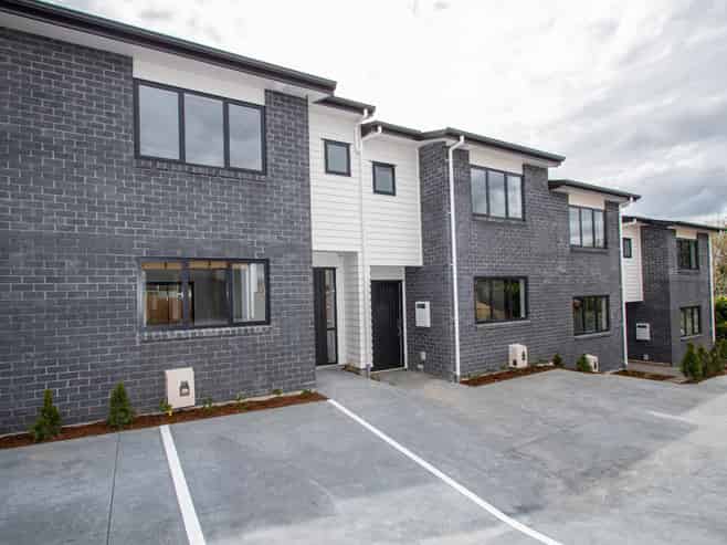 12/10 Charlemont Street, Whitiora