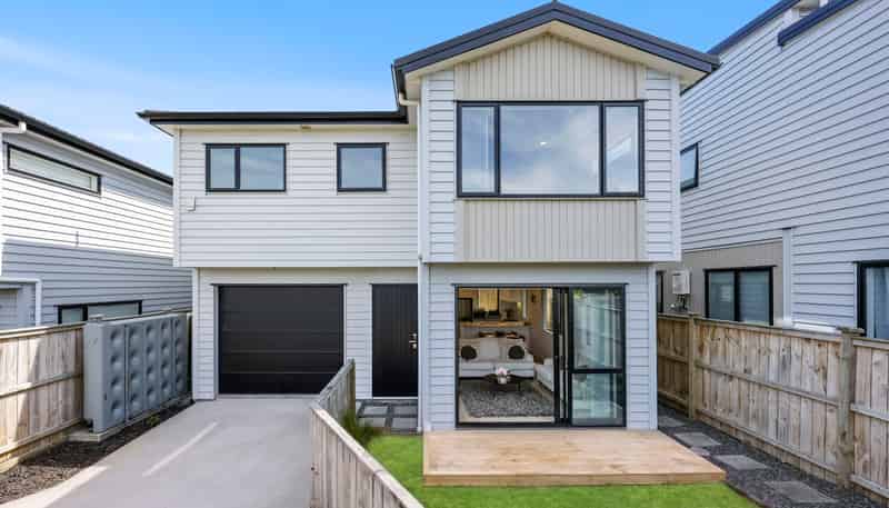 2/39 Lyndhurst Road, Te Atatu South