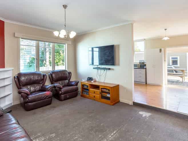 107 Lincoln Road, Masterton