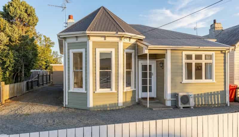 107 Lincoln Road, Masterton