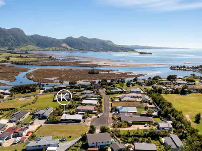 12 McDonald Place, Collingwood