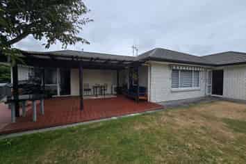 6 Harvest Court, Paraparaumu