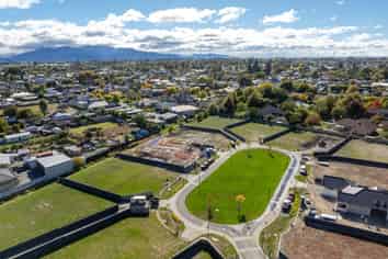 17 Bartletts Green, Springlands