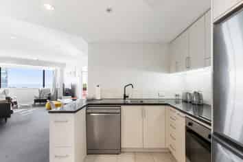 9-17 Byron Avenue, Takapuna