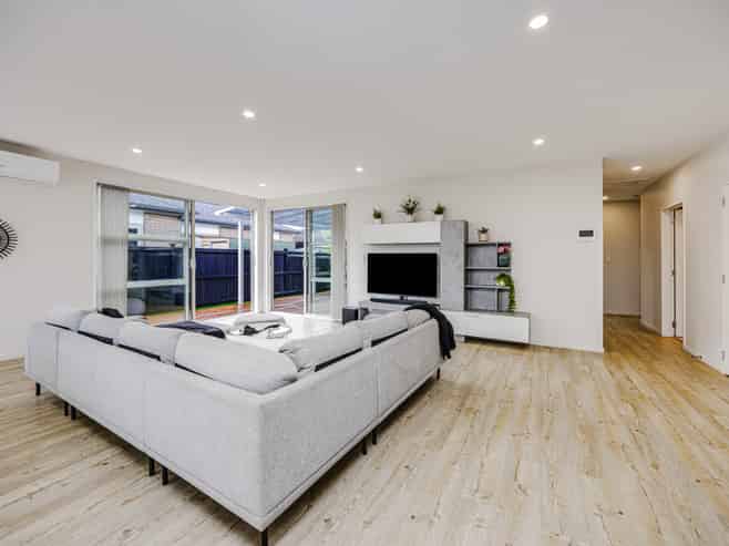 17 Toropapa Close, Takanini