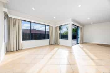 139 Roberta Crescent, Orewa