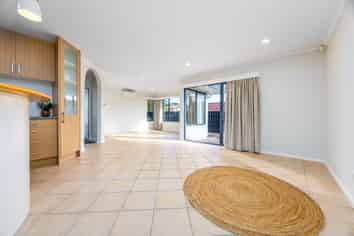 139 Roberta Crescent, Orewa