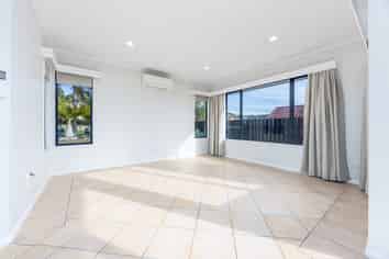 139 Roberta Crescent, Orewa