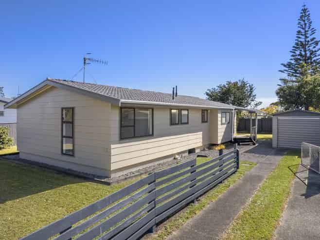 21 Morgan Crescent, Levin