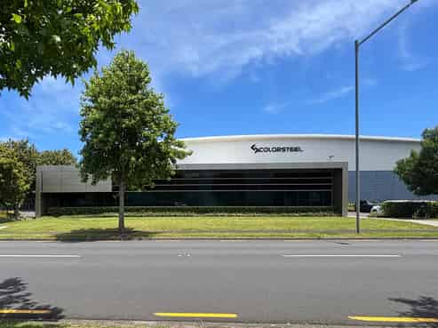 CBRE | Premium Drive Through Distribution Facility