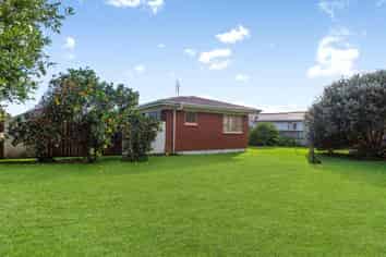 42 Landscape Road, Papatoetoe