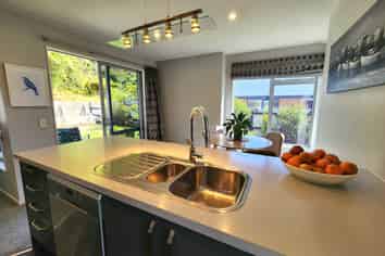 4 L A Place, Greymouth