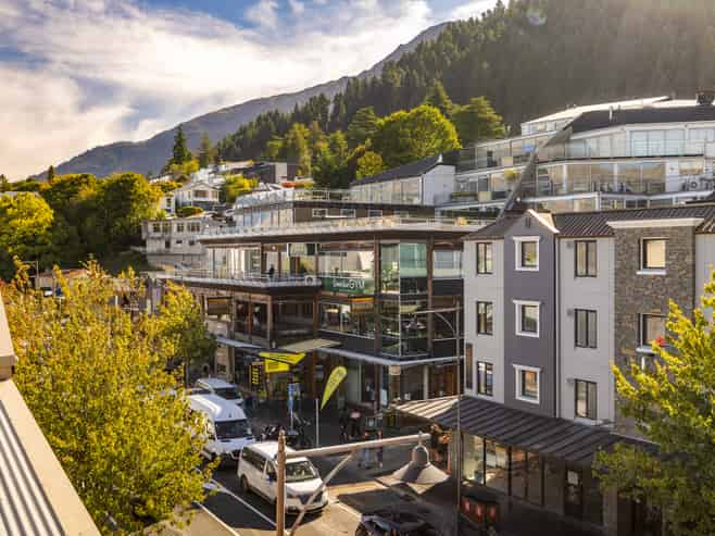 Unrivalled Scale. Iconic Queenstown Views.