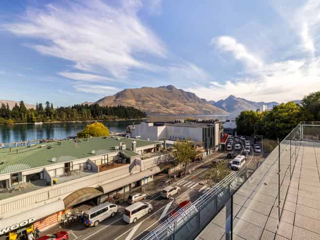 Unrivalled Scale. Iconic Queenstown Views.