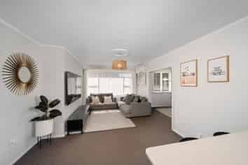 35 Kapiti Crescent, Titahi Bay