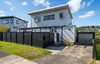 35 Kapiti Crescent, Titahi Bay