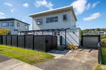 35 Kapiti Crescent, Titahi Bay