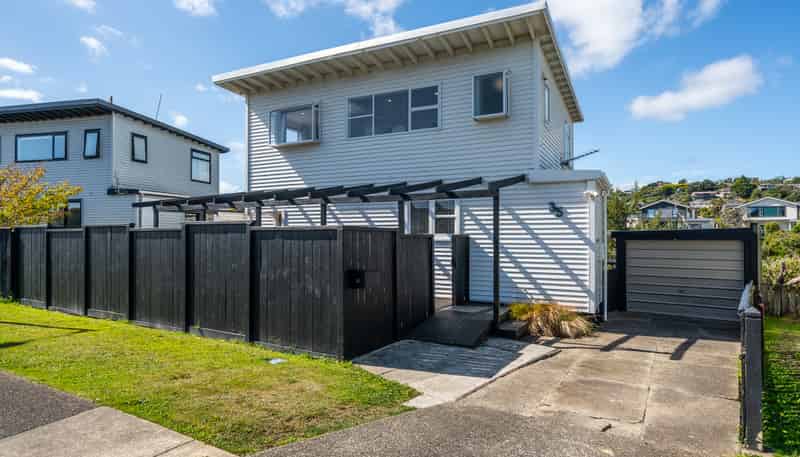 35 Kapiti Crescent, Titahi Bay