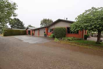 384 Flora Road East, Makarewa