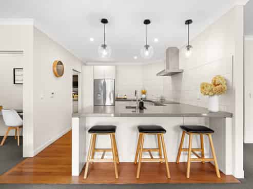 14 Winslow Court, Huntington