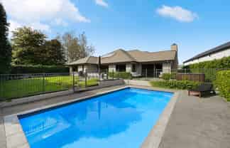 14 Winslow Court, Huntington