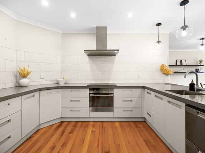 14 Winslow Court, Huntington