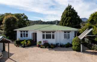 188 Commercial Street, Takaka