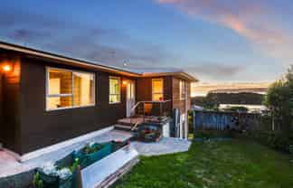 25 Richard Street, Titahi Bay