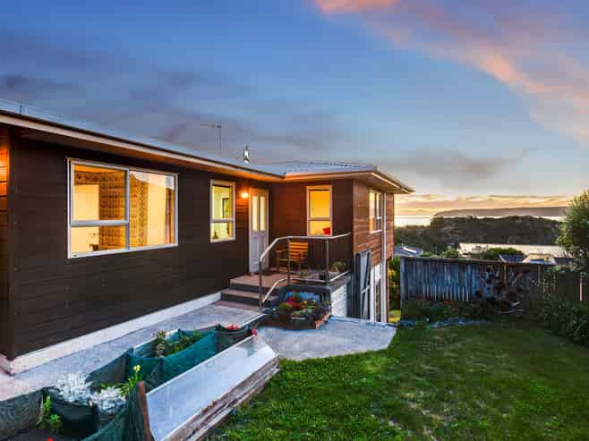 25 Richard Street, Titahi Bay