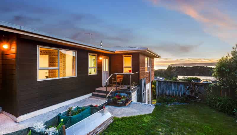 25 Richard Street, Titahi Bay