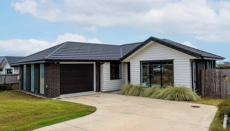 23 Opouatu Avenue, Glenbrook