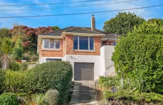 60 Derwent Crescent, Titirangi