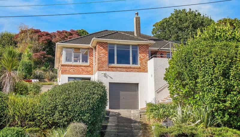 60 Derwent Crescent, Titirangi