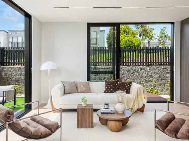 2/4 Norrie Avenue, Mount Albert