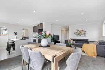 49 Couldrey Crescent, Red Beach