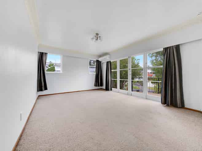 74 Methuen Road, New Windsor