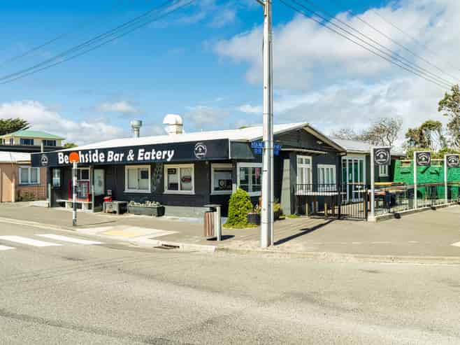 Rare coastal commercial - Auction 