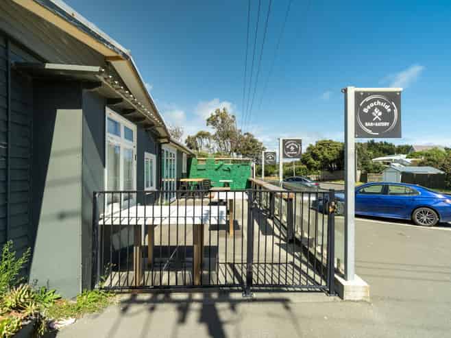 Rare coastal commercial - Auction 