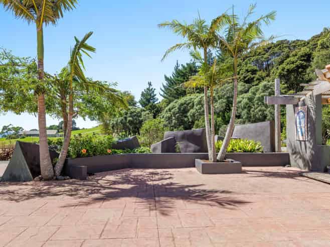 90 Cedar Terrace, Stanmore Bay