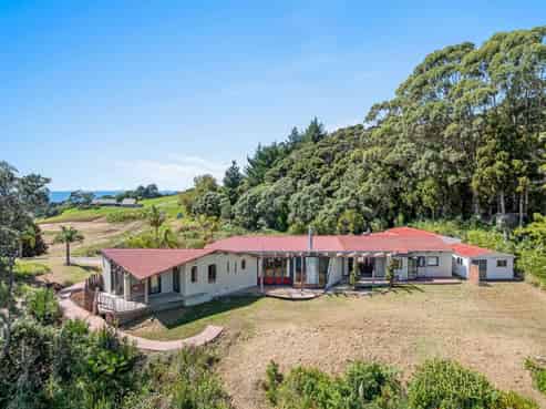 90 Cedar Terrace, Stanmore Bay