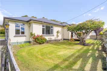 30 and 32 Level Street, Dipton