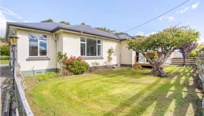 30 and 32 Level Street, Dipton