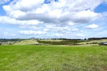 4 Hurihuri Road, Okura