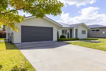 4 Bastille Court, Rangatira Park